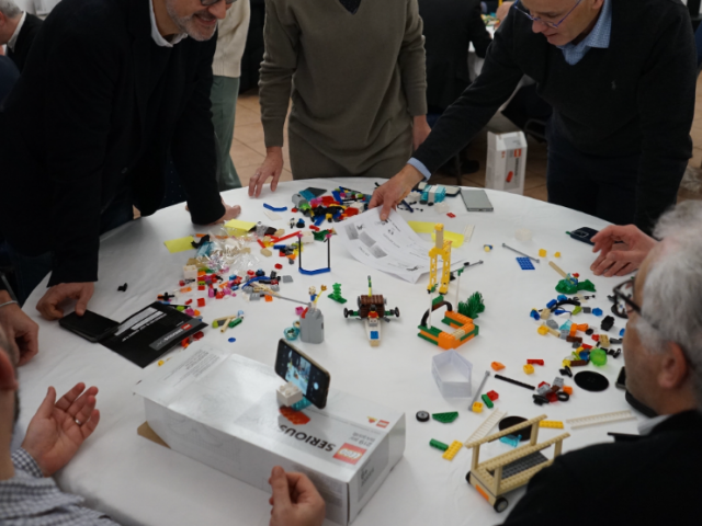 Libérez votre créativité : le Team Building qui casse des briques!